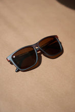 Load image into Gallery viewer, Clay - Transparent / Brown كلاي - شفاف / بني