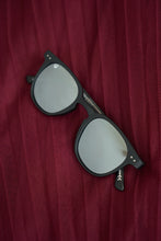 Load image into Gallery viewer, Cade - Black / Silver Mirror كيد - اسود / سلفر عاكس