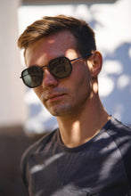 Load image into Gallery viewer, Avi - Black light smoke / افي - اسود دخاني فاتح