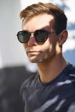 Load image into Gallery viewer, Avi - Black light smoke / افي - اسود دخاني فاتح