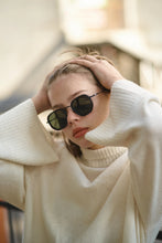 Load image into Gallery viewer, Avi - Black light smoke / افي - اسود دخاني فاتح