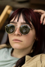 Load image into Gallery viewer, Yoyo (M) - Gold / Light Smoke يويو - ذهبي / دخاني اخضر