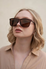 Load image into Gallery viewer, Clay - Transparent / Brown كلاي - شفاف / بني