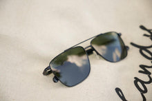 Load image into Gallery viewer, Aircel ايرسل - Black Light Smoke