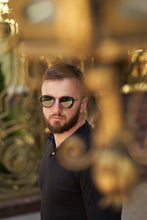 Load image into Gallery viewer, Blown - Tortoise / light smoke بلوون - سلحفاة / دخاني فاتح