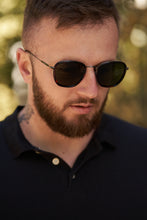 Load image into Gallery viewer, Blown - Tortoise / light smoke بلوون - سلحفاة / دخاني فاتح