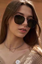 Load image into Gallery viewer, Blown - Tortoise / light smoke بلوون - سلحفاة / دخاني فاتح