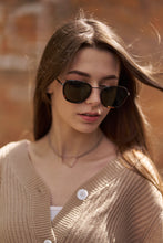 Load image into Gallery viewer, Blown - Tortoise / light smoke بلوون - سلحفاة / دخاني فاتح