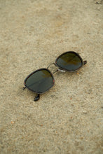 Load image into Gallery viewer, Blown - Tortoise / light smoke بلوون - سلحفاة / دخاني فاتح