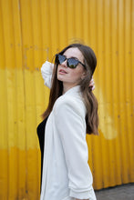 Load image into Gallery viewer, Leo - Black/Light Smoke ليو - اسود/دخاني فاتح