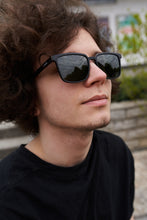 Load image into Gallery viewer, Leo -Black/Smoke ليو - اسود/دخاني