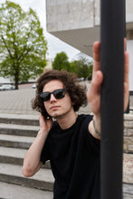 Load image into Gallery viewer, Leo -Black/Smoke ليو - اسود/دخاني