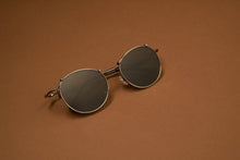 Load image into Gallery viewer, Nova - Matt gun /Black smoke نوفا - اسود مطفي/اسود دخاني