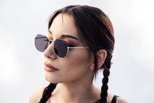 Load image into Gallery viewer, Parade - Silver / Smoke باريد - سلفر/دخاني