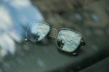 Load image into Gallery viewer, Spark - Black / Smoke سبارك - اسود / دخاني