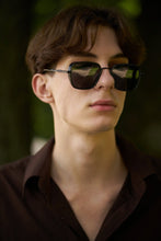 Load image into Gallery viewer, Spark - Matt Gun / Light Smoke سبارك- اسود مطفي/ دخاني فاتح