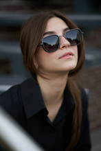 Load image into Gallery viewer, Spark - Matt Gun / Light Smoke سبارك- اسود مطفي/ دخاني فاتح