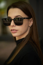 Load image into Gallery viewer, Leo -Black/Smoke ليو - اسود/دخاني