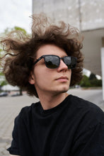 Load image into Gallery viewer, Leo -Black/Smoke ليو - اسود/دخاني