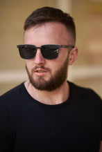 Load image into Gallery viewer, Leo - Black/Light Smoke ليو - اسود/دخاني فاتح