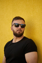 Load image into Gallery viewer, Leo
